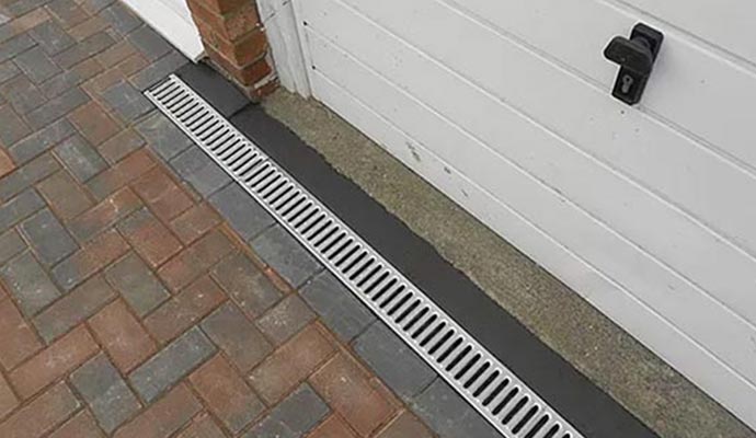 Entryway drainage system