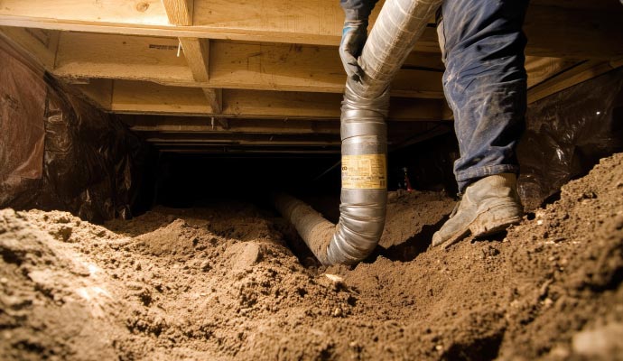 Professional crawl space repairing service